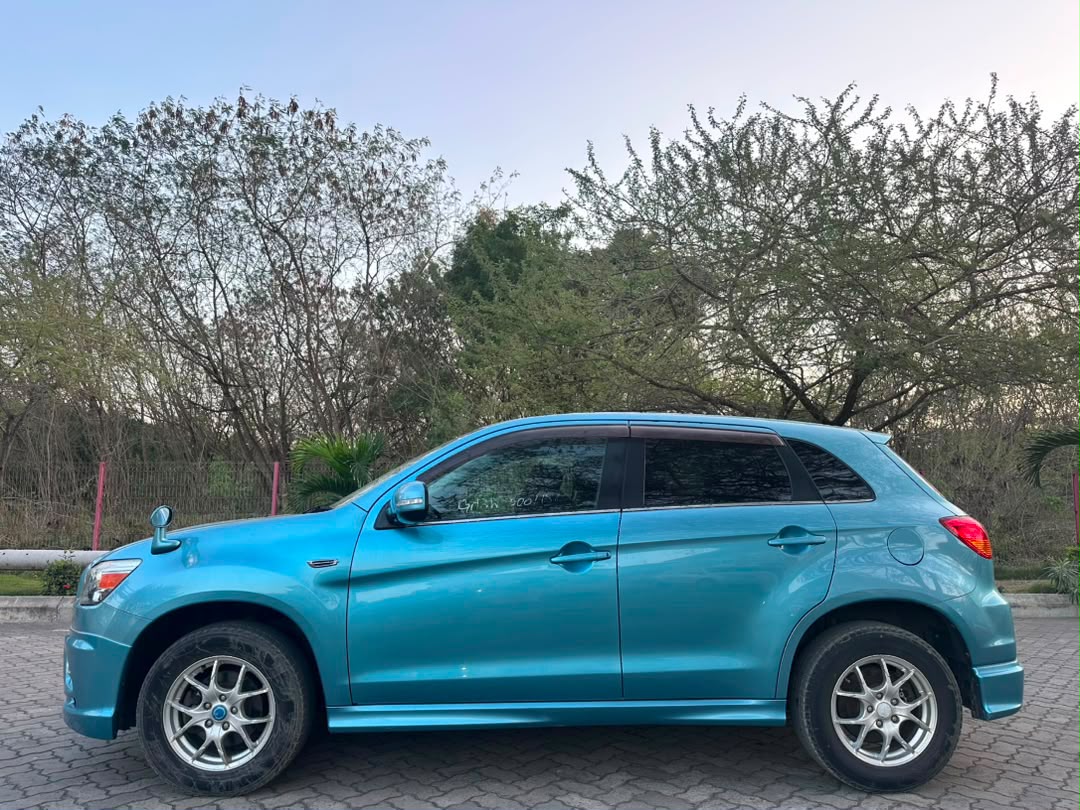 MITSUBISHI RVR thumbnail 8